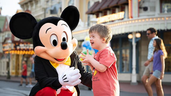 Navigating Disney Parks with Young Kids: Tips from a Disney Vacation Planner