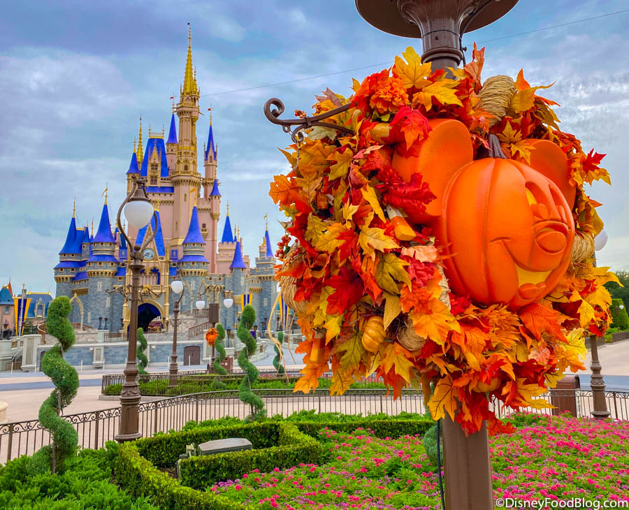 2020 wdw magic kingdom main street halloween decorations pumpkin 2